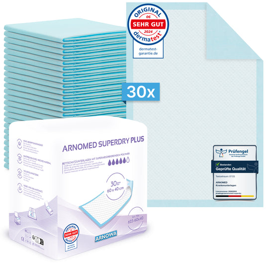 Uma pilha de 30 almofadas hospitalares ARNOMED SUPERDRY PLUS Extra absorventes com SAP da ARNOWA GmbH está ao lado da embalagem com selos de certificação e qualidade visíveis; uma almofada superabsorvente é visível no canto superior direito.
