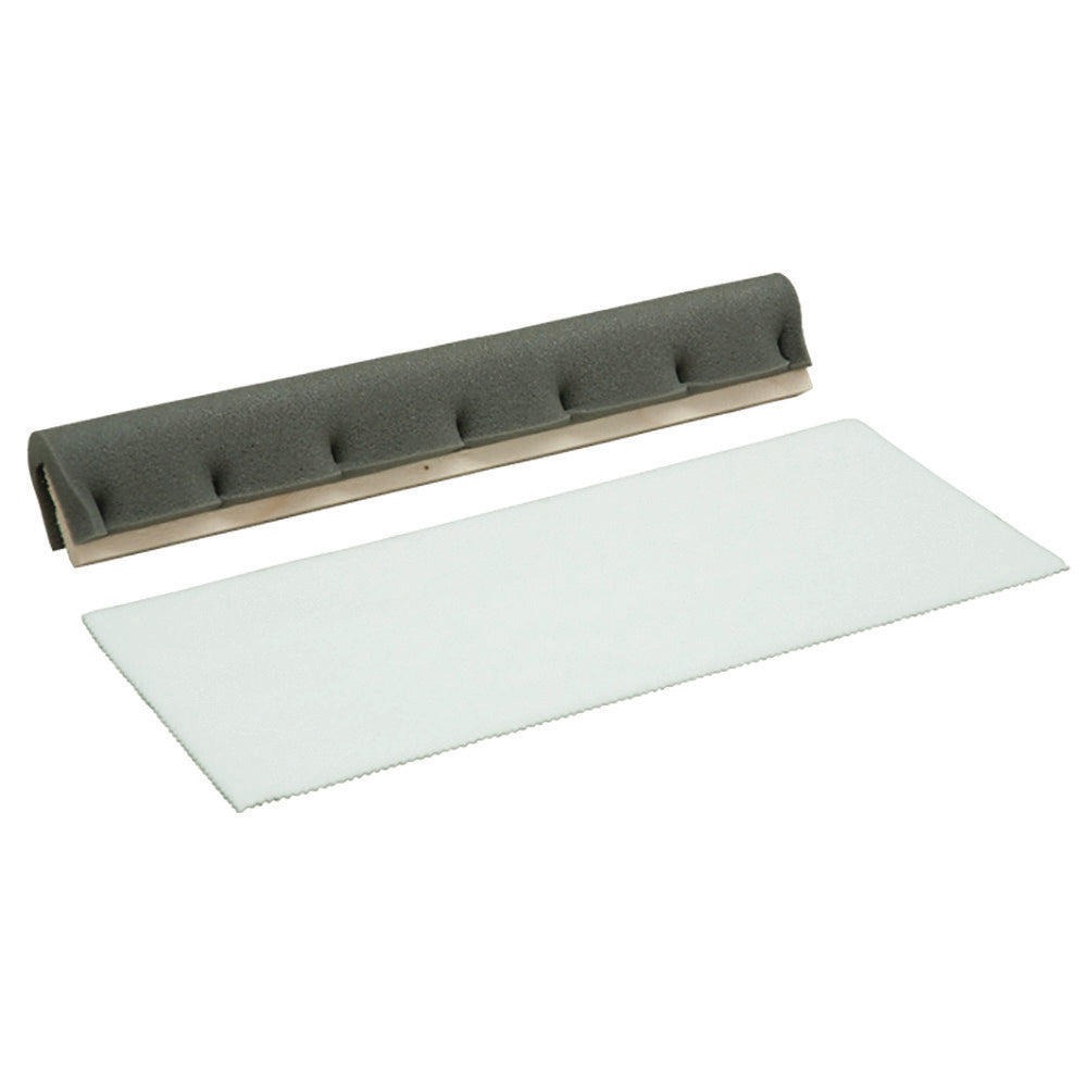 Os panos de polimento de pelúcia 41 x 18 cm da Diversey Deutschland GmbH & Co. OHG (6 panos de polimento + 1 esponja de polimento de madeira) são ideais para trabalhar em superfícies sensíveis.