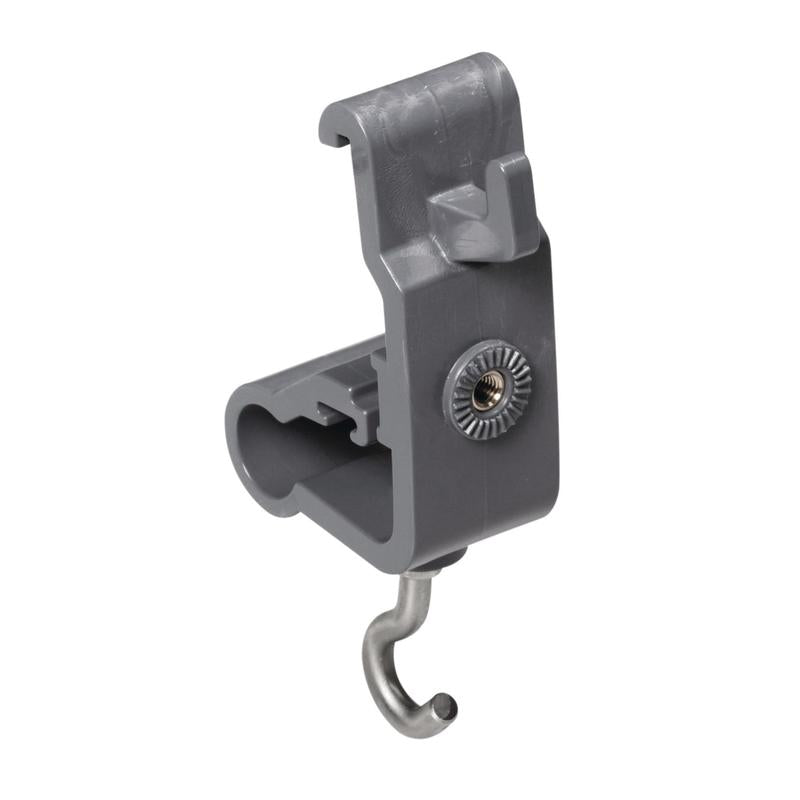 O suporte de acessórios TASKI da Diversey Deutschland GmbH & Co. OHG é um gancho cinza de plástico e metal com fenda de fixação e parafuso central de metal, projetado para conectar ou pendurar itens para a organização de utensílios de limpeza.
