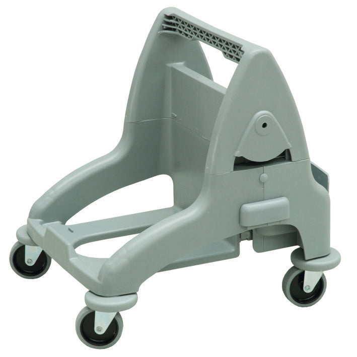 O chassis do Sistema de Balde Único Diversey TASKI DuoMop é um chassis de plástico cinza com quatro rodas giratórias, lados elevados e uma alça. Foi desenvolvido para o sistema DuoMop e é ideal para o transporte manual estável de recipientes na manutenção de pisos. Embalagem: 1 unidade.