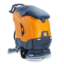 A Diversey TASKI ULTIMAXX 1900 DD55 Performance BMS 40A EBU é uma máquina de limpeza automática laranja-cinza de próxima geração com tração nas rodas, tanque de 43L, disco duplo de 55cm, tanques de água visíveis, botões de operação na parte superior, rodas e uma alça.