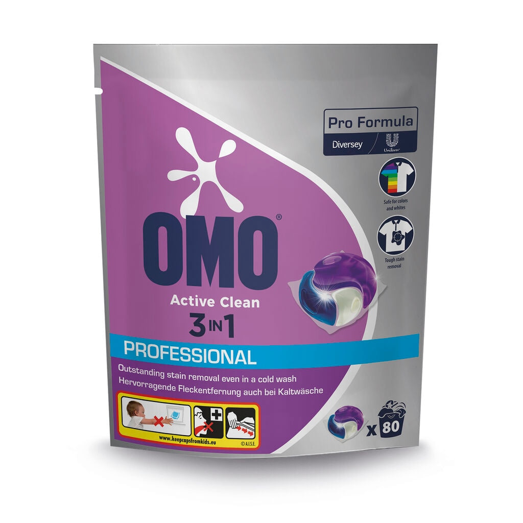 Ein wiederverschließbarer Beutel mit Omo Professional Active Clean 3in1 Kapseln von Diversey Deutschland GmbH & Co. OHG, mit hervorragender Fleckentfernung in der Kaltwäsche, mit 80 Waschgängen pro Packung und Infos in Deutsch und Englisch.
