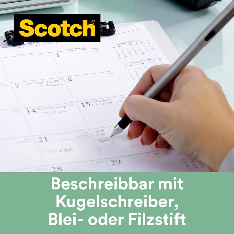 Uma mão escreve com uma caneta em um calendário de mesa. O calendário, preso por uma prancheta, exibe o logotipo da 3M Deutschland GmbH Scotch® Magic™ Tape e um texto em alemão indicando que é possível escrever - mesmo na fita adesiva invisível - com 66% de adesivo vegetal.