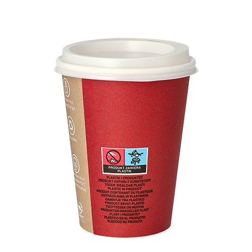 Um copo vermelho Starpak 10 "To Go", copo de café de papel com tampa de plástico branca, lateral marrom com símbolos e etiqueta multilíngue para o conteúdo de plástico, exibido em um fundo branco simples.