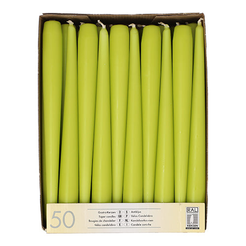 Uma caixa com 50 velas Starpak, cada uma com um diâmetro de 2,2 cm e um comprimento de 25 cm, dispostas verticalmente numa única camada. A etiqueta na frente contém informações do produto e a marca Starpak com um logotipo de certificação.