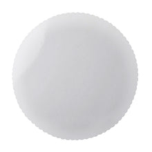 Uma base redonda, branca e revestida para bolos de papelão (Ø 28 cm) com borda serrilhada da Starpak, em pacote de 6 unidades e individualmente embaladas em película retrátil.