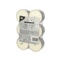 Um pacote transparente e selado com 12 velas de chá Maxi brancas PAPSTAR (Ø 59 mm, 100% estearina) está equipado com pavios verdes, símbolos de segurança, informações do produto e o logotipo da PAPSTAR GmbH para destacar o longo tempo de queima.