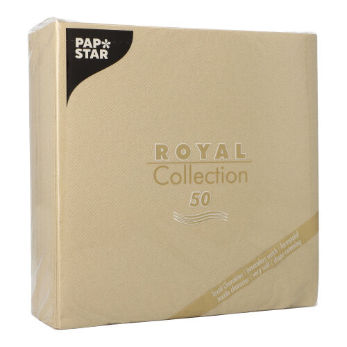 Eine sandfarbene Packung PAPSTAR GmbH 50 Servietten "ROYAL Collection" 1/4-Falz (40 x 40 cm) mit überwiegend schlichter Verpackung mit goldener und weißer Schrift sowie einem schwarzen Logo in der linken oberen Ecke.