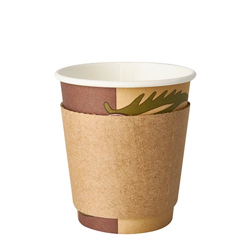 As bandas PAPSTAR para copos de bebidas quentes "pure", marrons, Ø 7,3 cm (100 unidades, caixa dispensadora) da PAPSTAR GmbH oferecem capas marrons para copos de bebidas quentes - ideal para manuseio seguro e uma aparência elegante em um fundo branco simples.