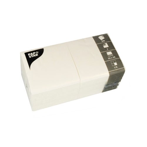 Uma pilha PAPSTAR 200 guardanapos, de 3 camadas, com dobra de 1/4, 24x24 cm da PAPSTAR GmbH, com informações sobre o produto, tais como o tamanho dos guardanapos e a quantidade, indicadas na embalagem.