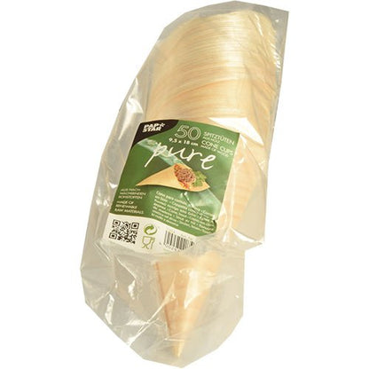 Uma embalagem transparente com 50 PAPSTAR cones de finger food, madeira "pure" da PAPSTAR GmbH, feitos de materiais naturais. O rótulo mostra detalhes do produto, uma imagem de um cone preenchido e destaca o design inspirado na madeira.