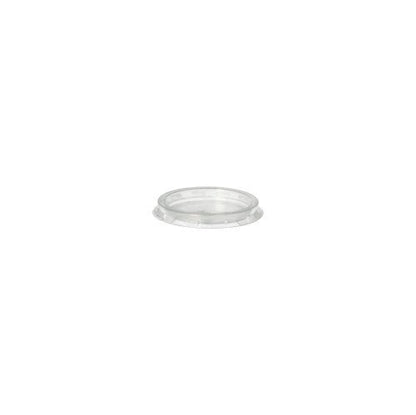 Uma tampa Starpak 50 para copos de porção, tampa redonda transparente de PP (Ø 4,6 cm), está com uma borda ligeiramente elevada sobre um fundo branco.