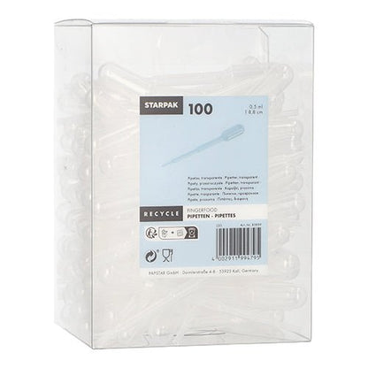 Uma caixa de plástico transparente com a inscrição "Starpak 100 Pipetten, PE transparente" da Starpak contém 100 pipetas de polietileno transparente. O rótulo na frente mostra detalhes do produto, códigos de barras, bem como símbolos de reciclagem e instruções de uso.