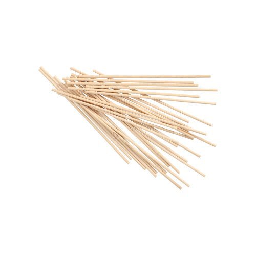 Um monte de PAPSTAR varas de madeira "pure" Ø 3 mm, 15 cm (1000 unidades) de PAPSTAR GmbH sobre fundo branco - varas versáteis para trabalhos manuais criativos.
