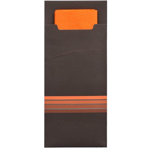 Os PAPSTAR 520 porta-talheres (20 x 8,5 cm) da PAPSTAR GmbH são uma capa de papel marrom com três listras laranja, que serve como um porta-talheres elegante e contém um guardanapo laranja correspondente parcialmente visível (33 x 33 cm, 2 camadas).