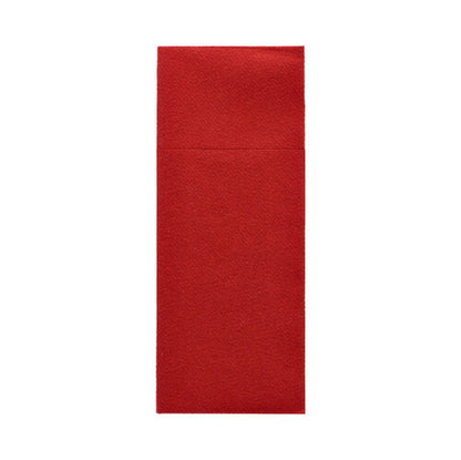 Um simples saco de talheres vermelho retangular Starpak 480 de Airlaid (40 x 33 cm) é apresentado sobre fundo branco. É ideal para a apresentação higiénica como saco de talheres e possui uma aba sem texto ou marcas visíveis.