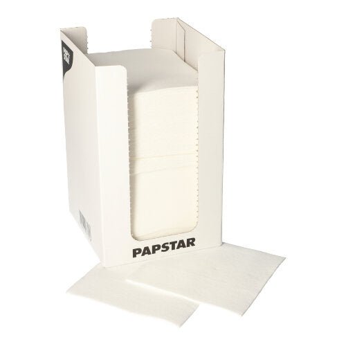 Num dispensador de cartão branco com a inscrição "PAPSTAR GmbH" encontram-se 100 guardanapos PAPSTAR, 2 camadas "PUNTO" 1/4-dobra (20x20 cm), com dois guardanapos parcialmente puxados planos à frente da caixa.