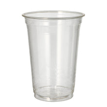 Ein PAPSTAR Kaltgetränkebecher PLA "pure" (Ø 9,5 cm, 12,7 cm; 65 Stück) von PAPSTAR GmbH steht glasklar und leer auf weißem Hintergrund - ideal als biologisch abbaubarer Becher für umweltfreundliche Kaltgetränke.