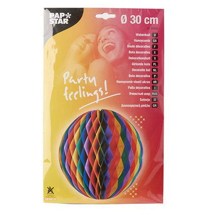 Na embalagem da PAPSTAR GmbH há uma bola de favo de mel PAPSTAR de 30 cm colorida e difícil de inflamar com o texto 'Sensação de festa!' e duas pessoas sorrindo, além de traduções multilíngues.
