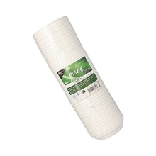 Uma pilha de 50 tampas redondas brancas de cana-de-açúcar "pure" (2,5 cm de altura) da PAPSTAR GmbH, embaladas em filme transparente com etiqueta verde com detalhes do produto.