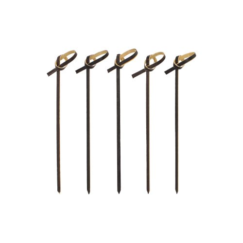 Cinco palitos de finger food marrons do tipo PAPSTAR 250 de madeira da PAPSTAR GmbH com pontas de laço estão dispostos verticalmente sobre um fundo branco e oferecem uma alternativa ecológica e elegante para festas de coquetel.