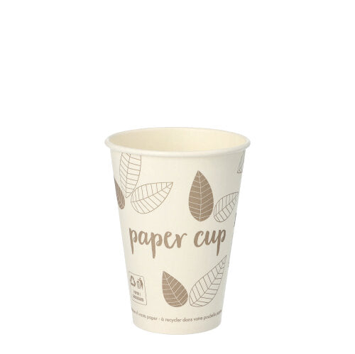 Um copo bege PAPSTAR 80 de papel "pure" da PAPSTAR GmbH, com padrão de folhas e impressão "Paper Cup", está de pé sobre uma superfície branca - ideal como copo descartável ecológico.