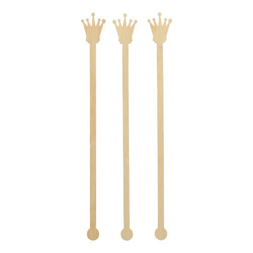 Três PAPSTAR 100 misturadores de bebidas de bambu da PAPSTAR GmbH estão em pé. Cada misturador simples tem uma ponta em forma de coroa, uma base redonda e é livre de cores ou decorações adicionais.