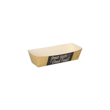 Uma bandeja retangular e ecológica PAPSTAR 50 bandejas de snacks de cartão castanho com rótulo lateral preto "Great taste Good Food!" em letras brancas da PAPSTAR GmbH está vazia sobre um fundo branco.