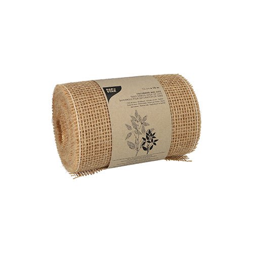 A fita decorativa de juta 10 m natural da PAPSTAR GmbH é um rolo de fita de juta em cor natural com uma etiqueta de papel marrom com texto preto e arte botânica. O rolo em pé é ideal para decoração natural e está em um fundo branco.