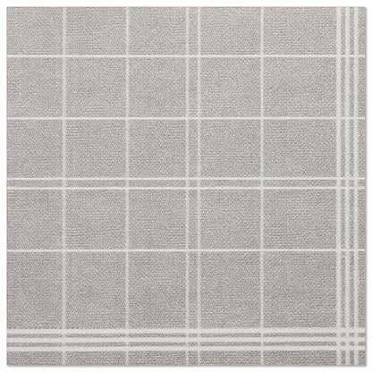 Um pedaço quadrado de carpete cinza claro com padrão de grade branco, que reflete a textura refinada e o design dos 50 guardanapos "ROYAL Collection" 1/4-dobra 40 x 40 cm cinza da PAPSTAR GmbH. No canto inferior direito aparecem linhas paralelas adicionais.