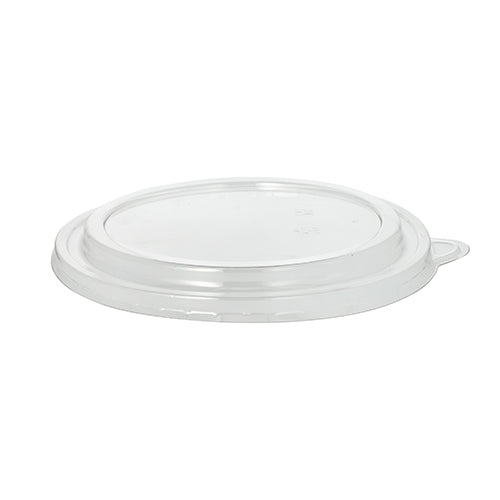 A tampa Starpak 50 para tigelas de salada é uma tampa redonda e transparente de PET (2 cm de altura) com uma pequena aba de rasgo, ilustrada sobre fundo branco.