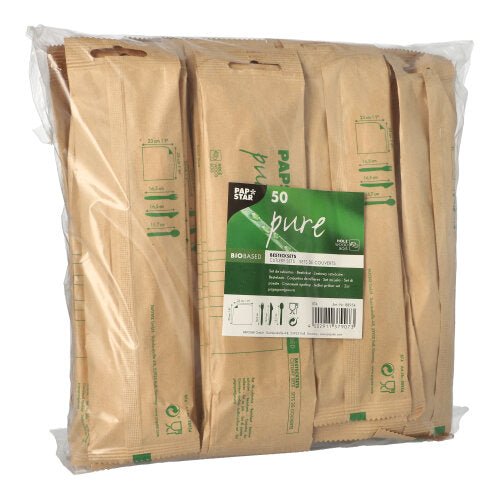 Uma embalagem transparente da PAPSTAR GmbH contém 50 conjuntos de talheres de madeira "pure" com guardanapos, cada um individualmente embrulhado em papel pardo biodegradável e com a inscrição verde "pure".