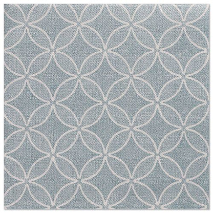 Os PAPSTAR GmbH 20 guardanapos "ROYAL Collection" (40x40 cm, 1/4-Fold) apresentam um sofisticado padrão geométrico de círculos brancos entrelaçados em um fundo azul claro, conferindo um estilo elegante à sua decoração de mesa.