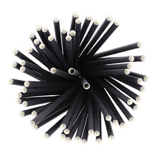 Vista de cima dos PAPSTAR 500 palhas de agitação de papel Ø 8 mm · 25 cm da PAPSTAR GmbH, dispostas radialmente com as extremidades brancas voltadas para fora; Estas palhas de papel ecológicas e biodegradáveis são palhas de papel amigas do ambiente.