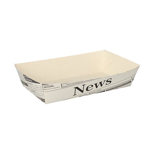 As 50 bandejas de batatas fritas "Impressão de Jornal" da PAPSTAR GmbH são bandejas de lanche retangulares brancas com impressão de jornal - ideal para servir em festas de churrasco. A bandeja vazia é retratada em um fundo branco simples.