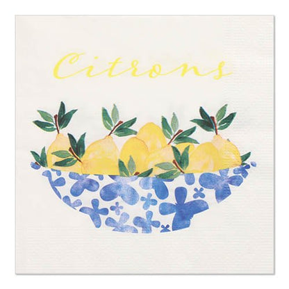 Um guardanapo decorativo com limões amarelos com folhas verdes em uma tigela azul e branca, acima "Citrons" em letra cursiva amarela sobre fundo branco. PAPSTAR 20 guardanapos, 33x33cm, 3 camadas, Set 5 da PAPSTAR GmbH - perfeito para a sua mesa posta.