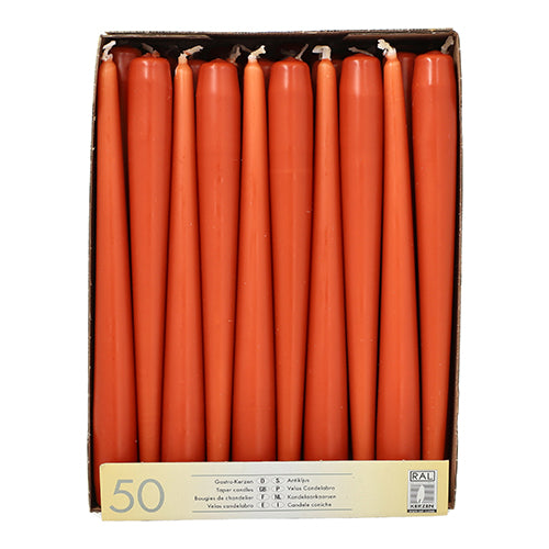Uma caixa com Starpak 50 velas (Ø 2,2 cm - 25 cm), dispostas verticalmente numa camada, com uma etiqueta na frente que diz "50 peças" e destaca a longa duração de queima para uso prolongado.