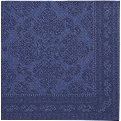 Um guardanapo de papel quadrado de 40x40 cm, azul escuro, da PAPSTAR ROYAL Collection da PAPSTAR GmbH com um centro decorativo de flores e redemoinhos em relevo e uma borda decorativa.