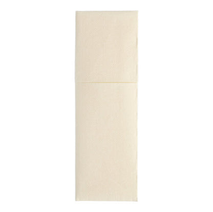 Em um fundo branco está um guardanapo bege não dobrado da PAPSTAR 50 guardanapos "ROYAL Collection" (48 x 30 cm, com dobra de talheres) da PAPSTAR GmbH.