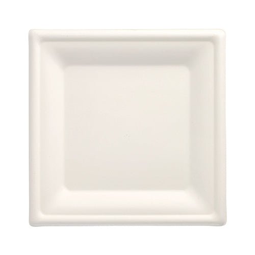 O PAPSTAR prato de 100 unidades, bagaço de cana-de-açúcar "pure" quadrado em branco da PAPSTAR GmbH é um prato quadrado, minimalista com borda elevada. Feito de bagaço de cana-de-açúcar biodegradável, oferece uma alternativa ecológica ao prato descartável. Representado contra um fundo branco.
