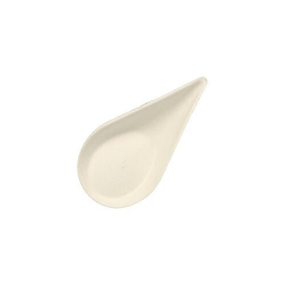 O prato de finger food PAPSTAR 50 de cana-de-açúcar branco da PAPSTAR GmbH é pequeno, creme e em forma de gota com uma cavidade plana - ideal para servir petiscos de forma ecológica.