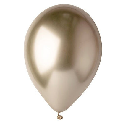 Um único balão inflado PAPSTAR 4 balões grandes da PAPSTAR GmbH com nó amarrado em fundo branco proporciona uma decoração elegante e destaca qualquer atmosfera festiva.