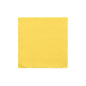 Uma PAPSTAR guardanapo 1/4-dobra, 24x24 cm amarelo da "DAILY Collection" (20 unidades) da PAPSTAR GmbH está inutilizado sobre um fundo branco e mostra sua forma quadrada e estrutura fina.