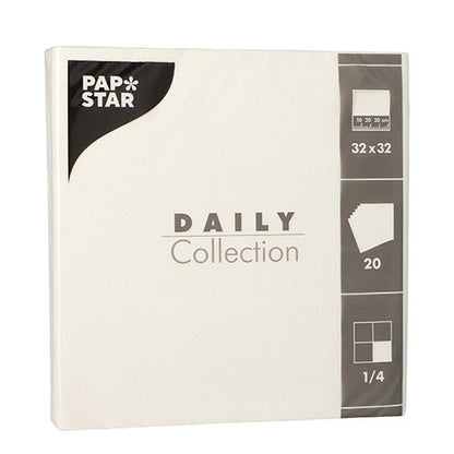 Um pacote PAPSTAR com 20 guardanapos "DAILY Collection" 1/4-dobra, 32 x 32 cm, branco da PAPSTAR GmbH – ideal para a decoração da mesa. Na frente da embalagem estão indicados os detalhes de tamanho e dobra.