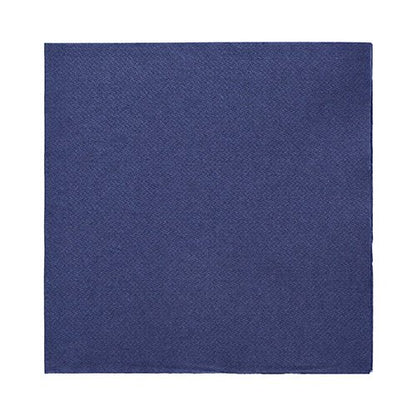 Os 20 guardanapos "DAILY Collection" 1/4-dobra, 32x32 cm, da PAPSTAR GmbH apresentam-se em azul escuro simples com estrutura simples e bordas retas – ideal para qualquer decoração de mesa, apresentado sobre um fundo branco.