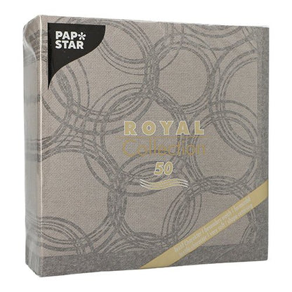 Os PAPSTAR 50 guardanapos "ROYAL Collection" 1/4-dobra, 40 x 40 cm em cinza da PAPSTAR GmbH têm um elegante padrão de círculos sobrepostos e são entregues em packs de 50, destacados por texto dourado e número na parte da frente.