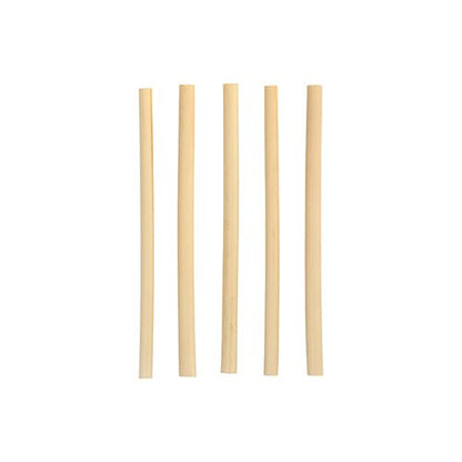 Cinco PAPSTAR palhinhas de cocktail de junco "pure" (15 cm, Ø 7 mm) da PAPSTAR GmbH estão dispostas verticalmente sobre um fundo branco simples e destacam as palhinhas elegantes e ecológicas, biodegradáveis.