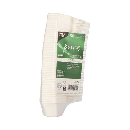 Um pacote com 50 tigelas hexagonais "puro" de cana-de-açúcar de finger food brancas da PAPSTAR GmbH - pratos descartáveis ecológicos, perfeitos para encontros sustentáveis.