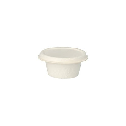 A PAPSTAR 50 tampas para tigelas de molho cana-de-açúcar "pure" branco da PAPSTAR GmbH é uma pequena tampa descartável branca feita de material de cana-de-açúcar biodegradável, mostrada em um fundo branco simples.