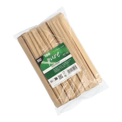 Um saco de plástico transparente contém 100 PAPSTAR agitadores de madeira "pure" de 17,8 cm, embalados individualmente em folha, cada um com um rótulo verde e branco da PAPSTAR GmbH na frente.